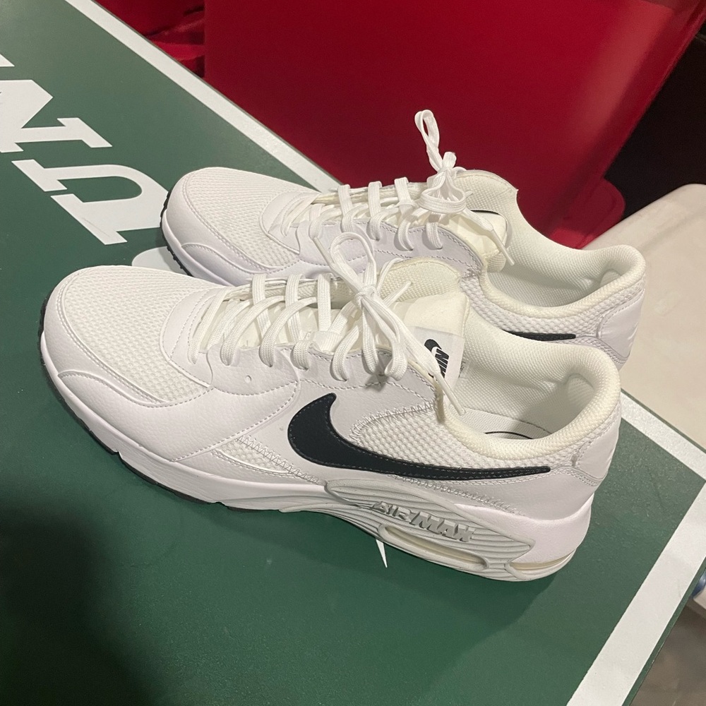 Men’s Nike Air Max Excee !!